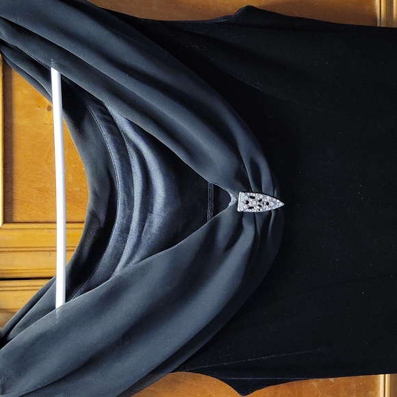 Women's formal dress, size 12 - Picture 2 of 4